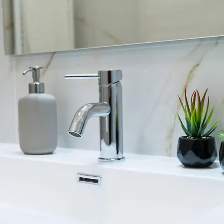 Apartment Cortile Privato E Fontana - Fuga Di Lusso A Lecce- Lecce