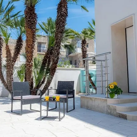 Cortile Privato E Fontana - Fuga Di Lusso A Lecce-