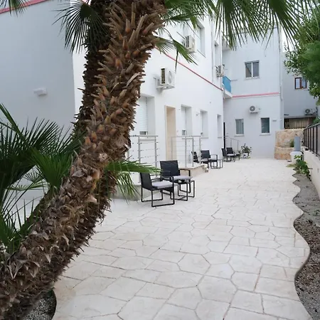 Cortile Privato E Fontana - Fuga Di Lusso A Lecce- *